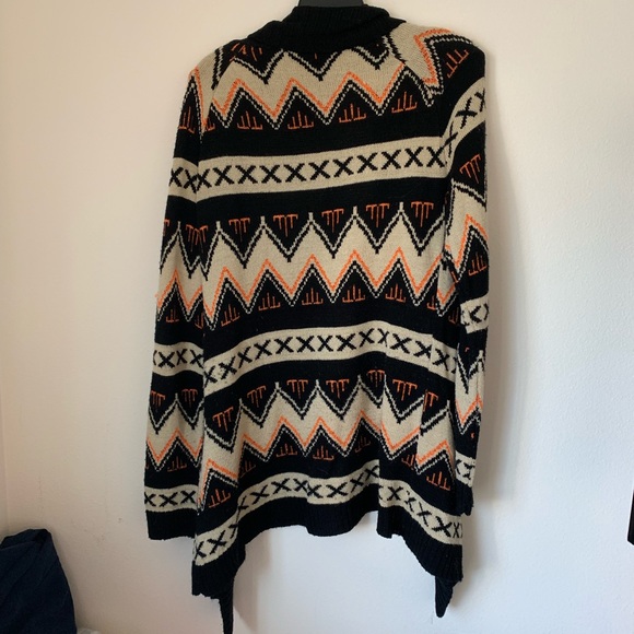 Full Tilt Aztec Pattern Sweater/Cardigan - Picture 4 of 4